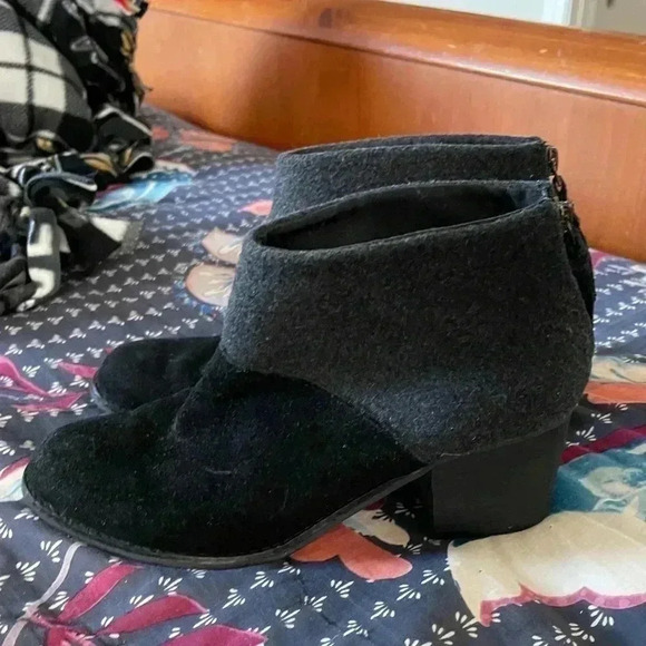 Toms Booties - Picture 5 of 6